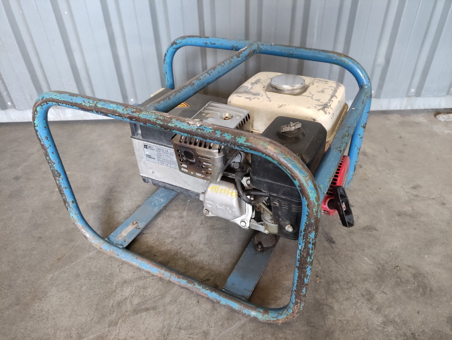 TE KOOP Stroomaggregaat benzine 1,5 kVA Euro Rent