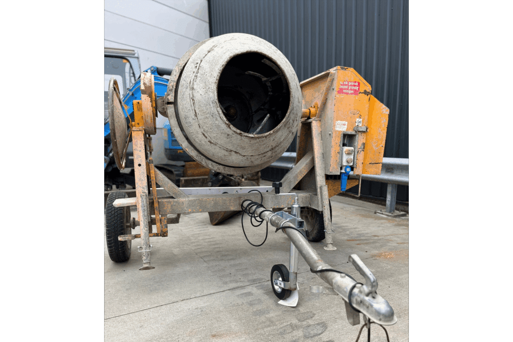 Betonmolen 350 liter op aanhanger