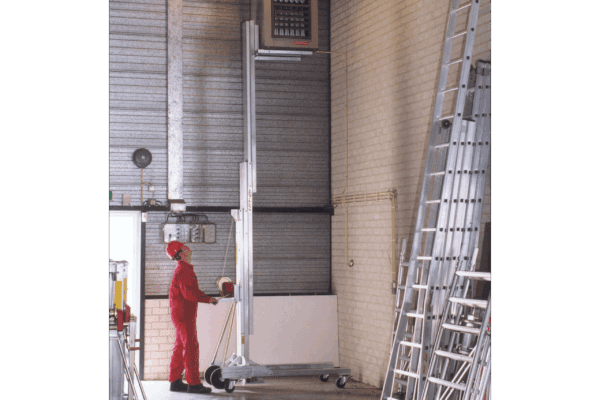 Materiaallift 300 kg tot max. 7,5 m telescopisch