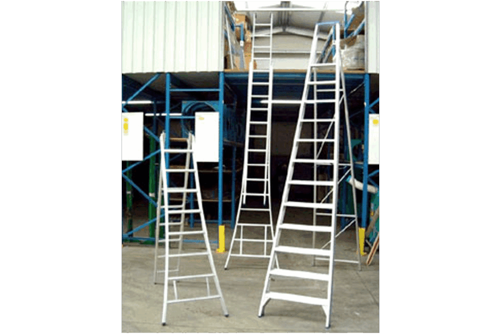 Trapladder 3 m stahoogte, 12 treden
