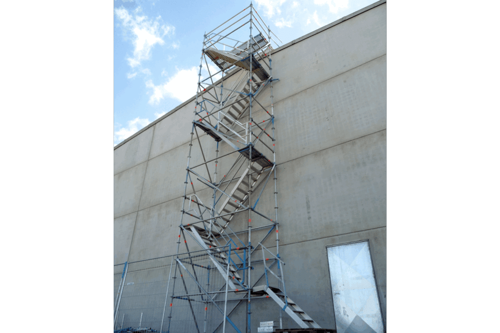 Trappentoren 2,57 x 1,40 m alu bordestrap basis (vloer tot 2 meter)