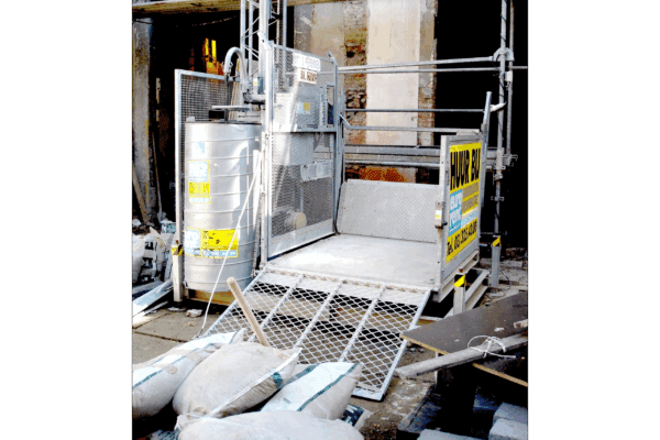 Transportsteiger 500 kg inclusief 3 personen