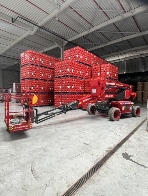 Kniktelescoophoogwerker 18 meter RT bij Ordal