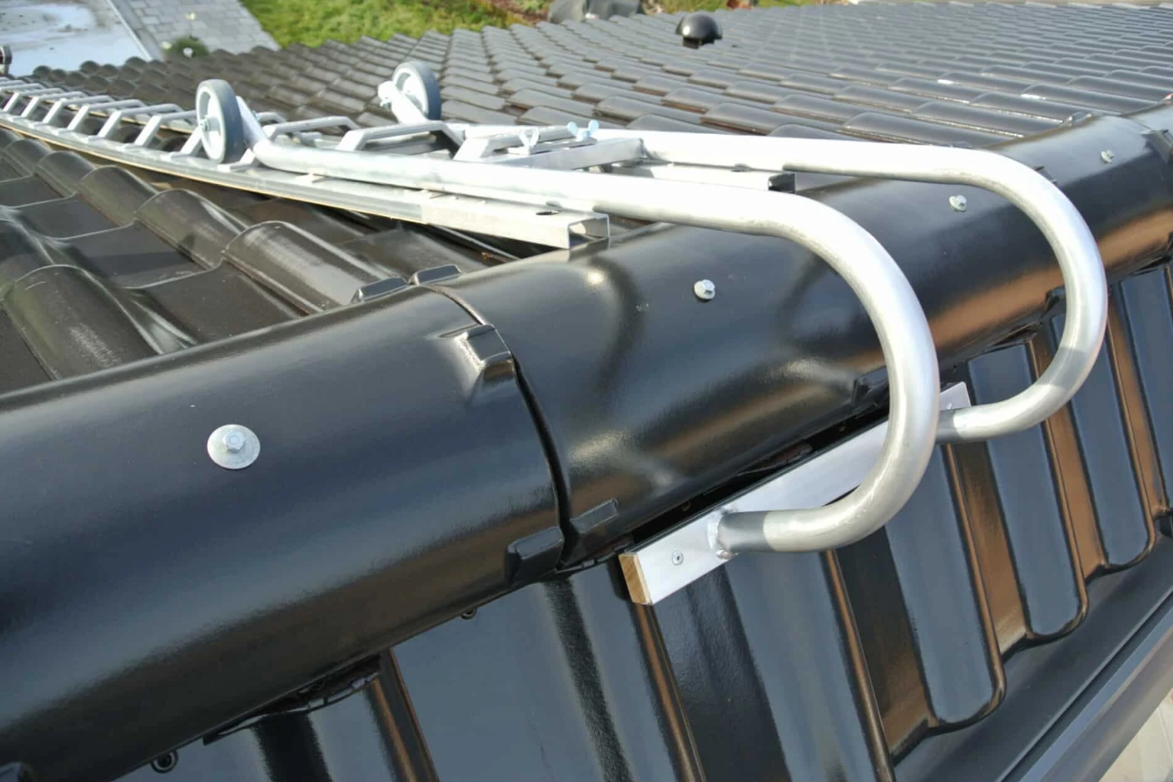 Dakladder met nokhaak