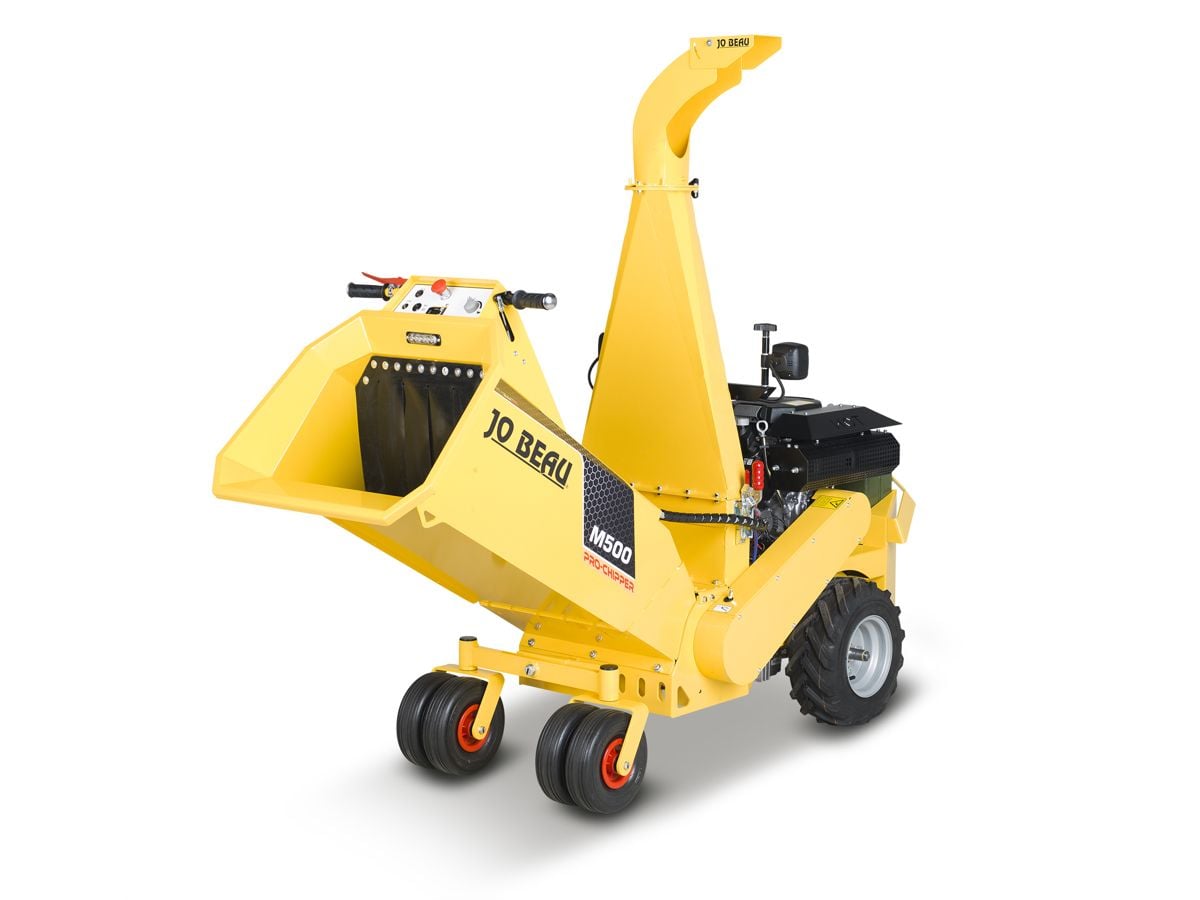 Professionele hakselaar op benzine voor takken tot 12 cm, ideaal voor krachtig versnipperen.